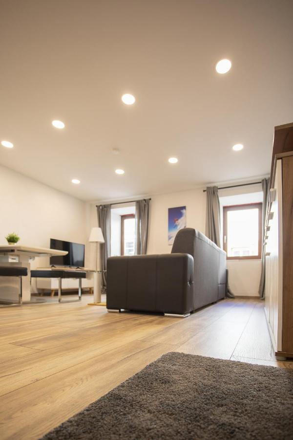 Modern Old Town Apartment Hall in Tirol Exterior foto