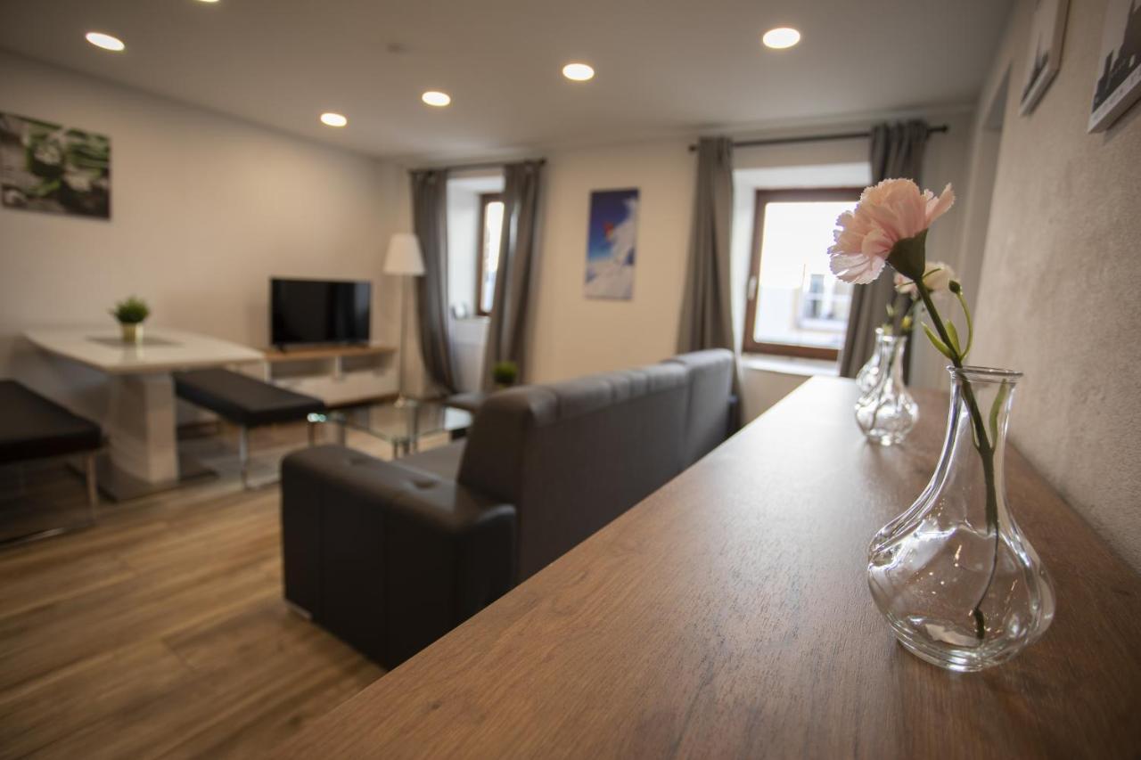 Modern Old Town Apartment Hall in Tirol Exterior foto