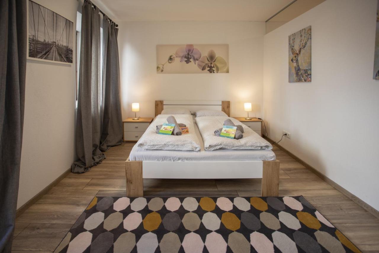 Modern Old Town Apartment Hall in Tirol Exterior foto